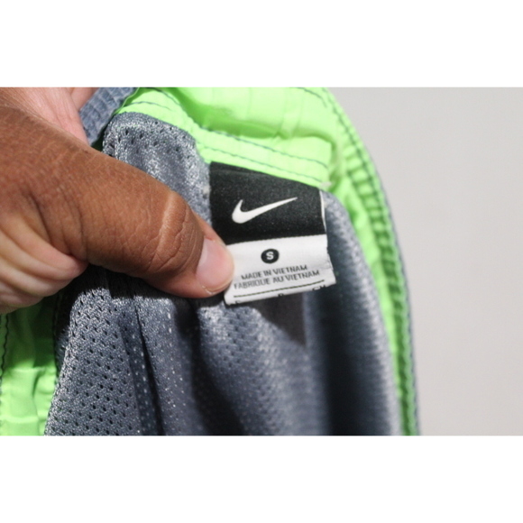 Nike Men Gray Yellow Board Shorts Summer Size Small - Picture 2 of 9